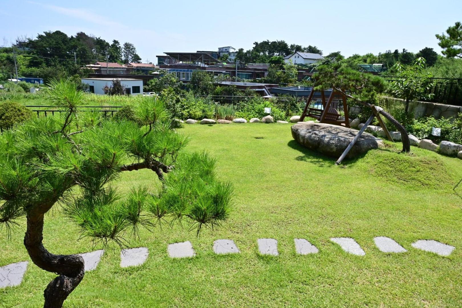 Goseung Luceluna Pension Hotel Goseong  Eksteriør billede